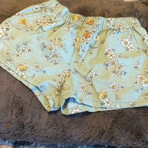 OSHKOSH B’GOSH GIRLS FLORAL BUTTON SHORTS SAGE GREEN SIZE 10/10A